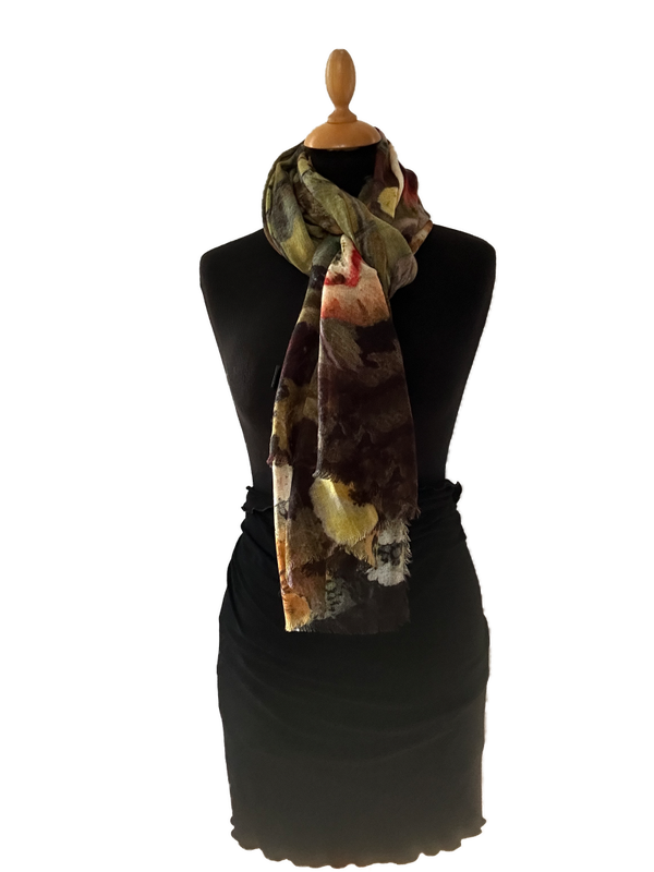 HIGHFIELD SHAWL DESSIN “FLOWER” 100% MERINO WOL, 70CM X 180CM. KLEUR MULTICOLOR/GREEN Code:370