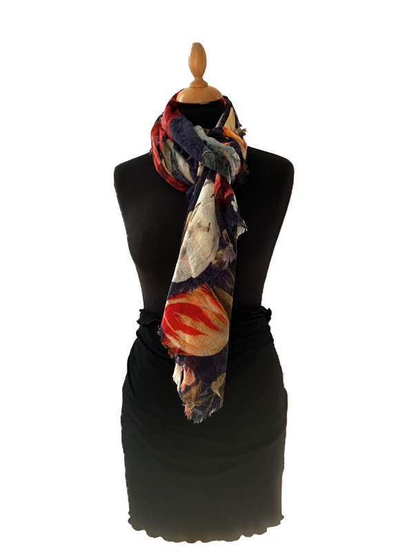 HIGHFIELD SHAWL DESSIN “FLOWER” 100% MERINO WOL, 70CM X 180CM. KLEUR NAVY