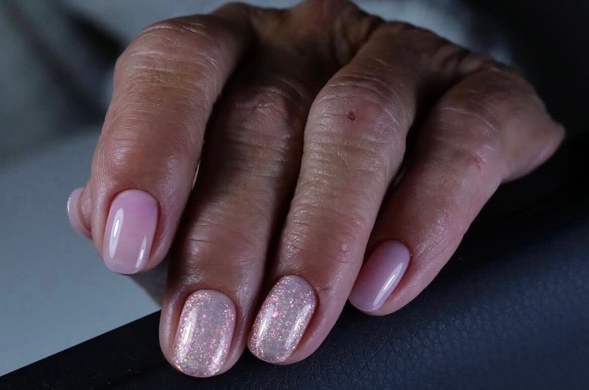 HardGel nagels strak gezet met shiny topcoat