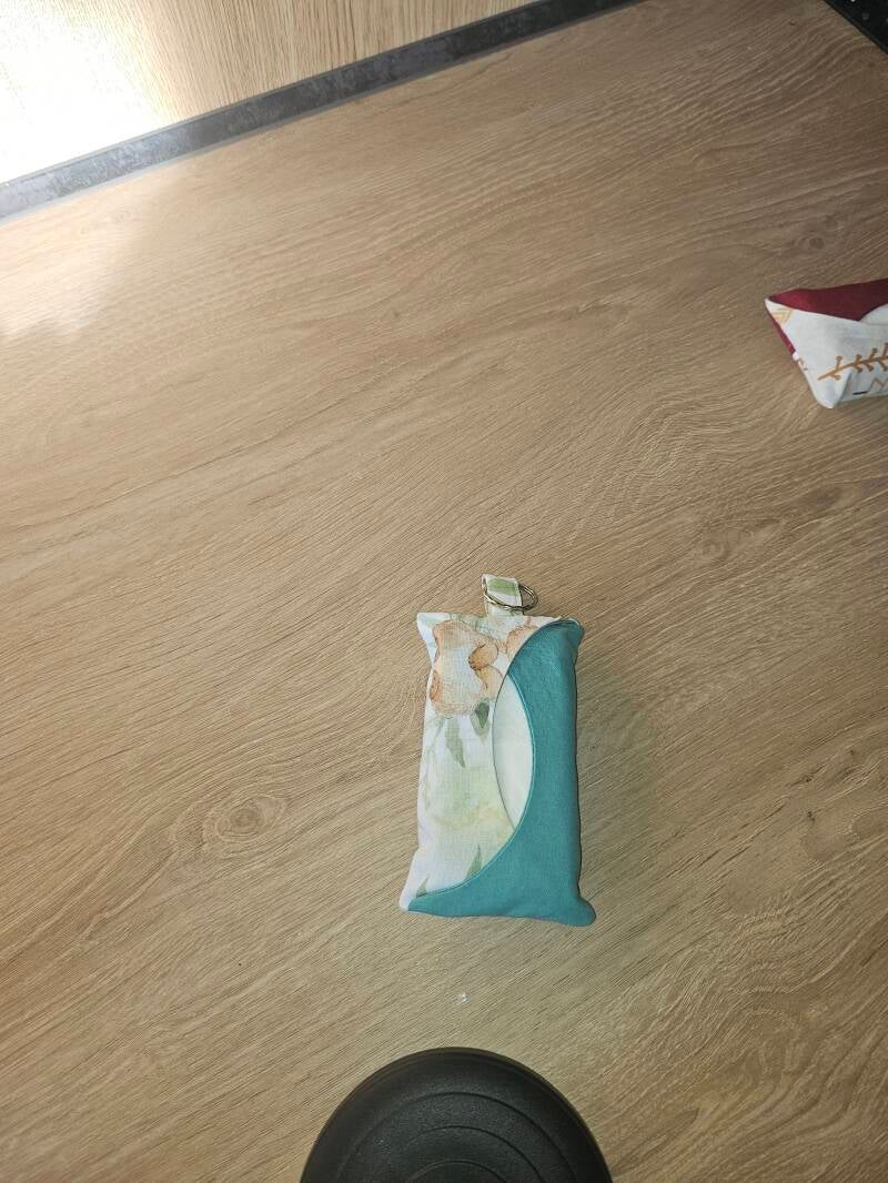 🤍 Porte-mouchoirs porte-clés – Pratique au quotidien 🤍