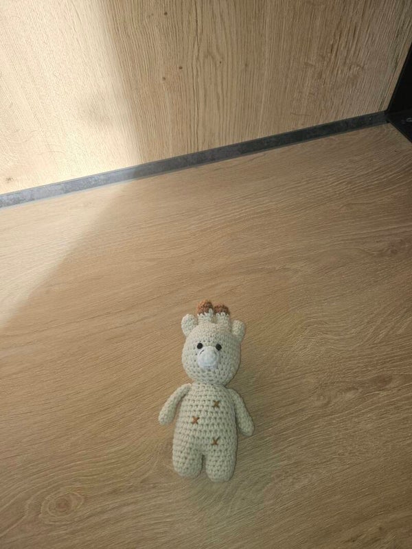 🧸 Petite peluche à accrocher – Le compagnon du doudou 🧸