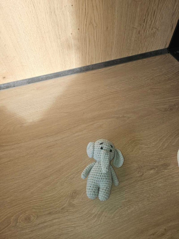 🧸 Petite peluche à accrocher – Le compagnon du doudou 🧸