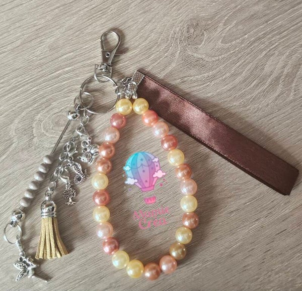 🔑 Porte-clés personnalisé – Prénom, charms & ruban