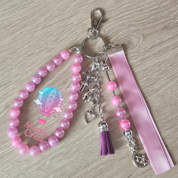 🔑 Porte-clés personnalisé – Prénom, charms & ruban