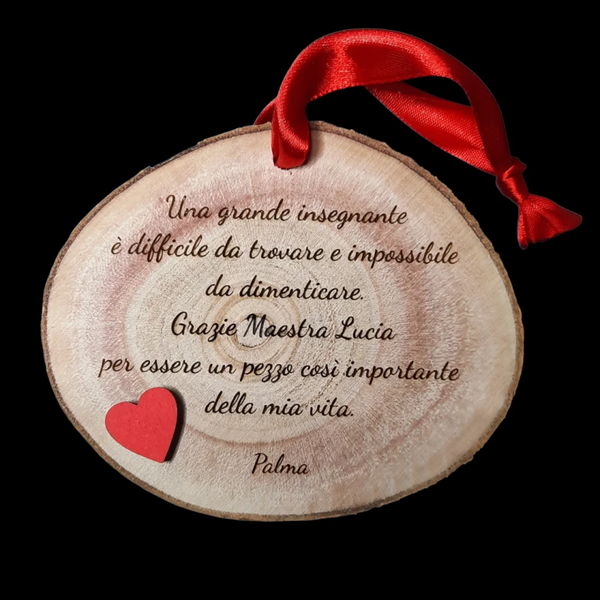 Incisione su tronco d'albero