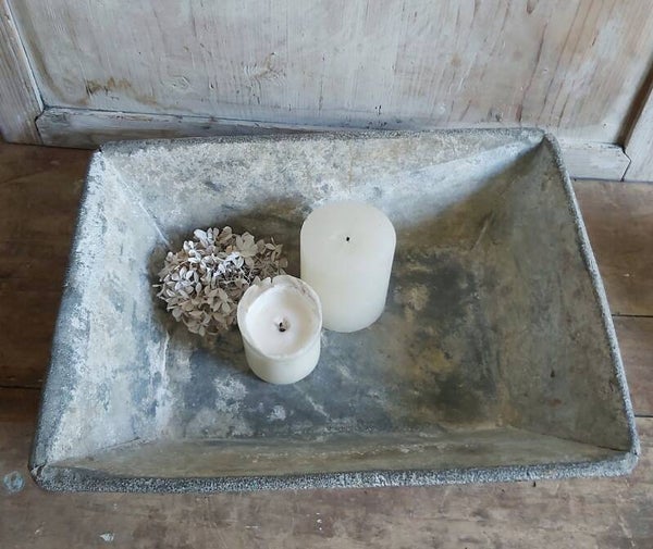 Oude zinken bak