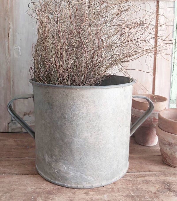 Oude pot a.