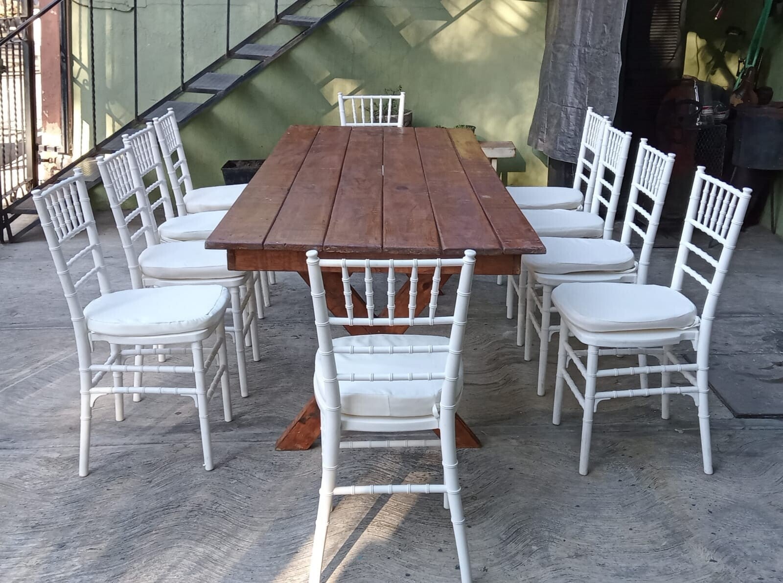 Silla Tiffany con Mesa de Madera