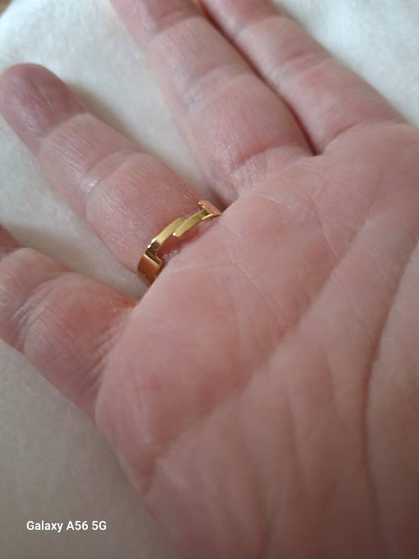 De verstelbare edelsteen ring