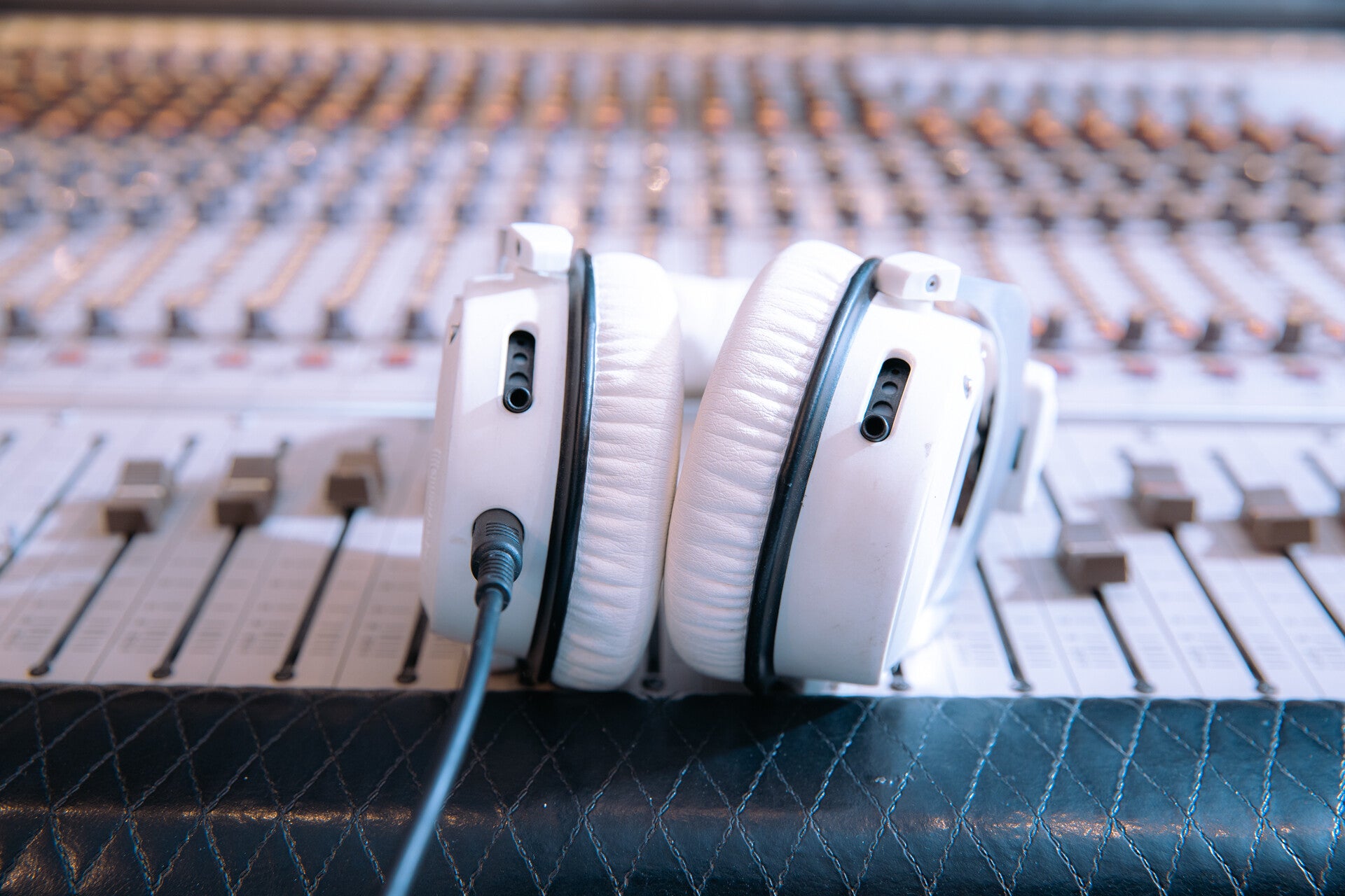 professionelle Musikproduktion und Mastering