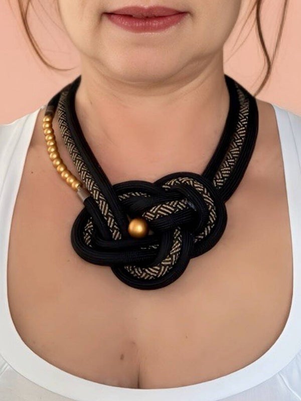 Halskette 3fädig mit Perlen