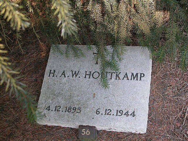Grafsteen Hendricus Antonius Willebrordus Houtkamp. Bron: Oorlogsgravenstichting