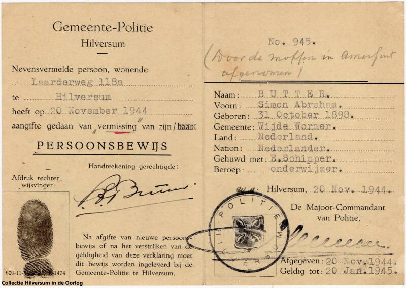 Tijdelijk exemplaar ter vervanging van een zoekgeraakt persoonsbewijs van Simon Abraham Butter, op dit exemplaar staat ''Door de moffen in Amersfoort afgenomen'', ook staat ''vermissing'' tussen aanhalingstekens op het document geschreven. Collectie Hilve