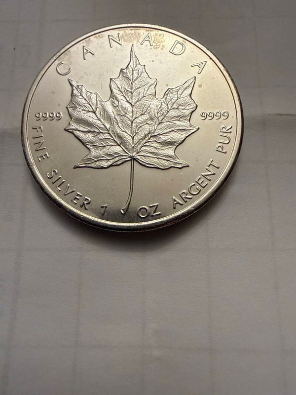 2009 Canada Silver Maple Leaf — 1 oz .9999 Fine Silver