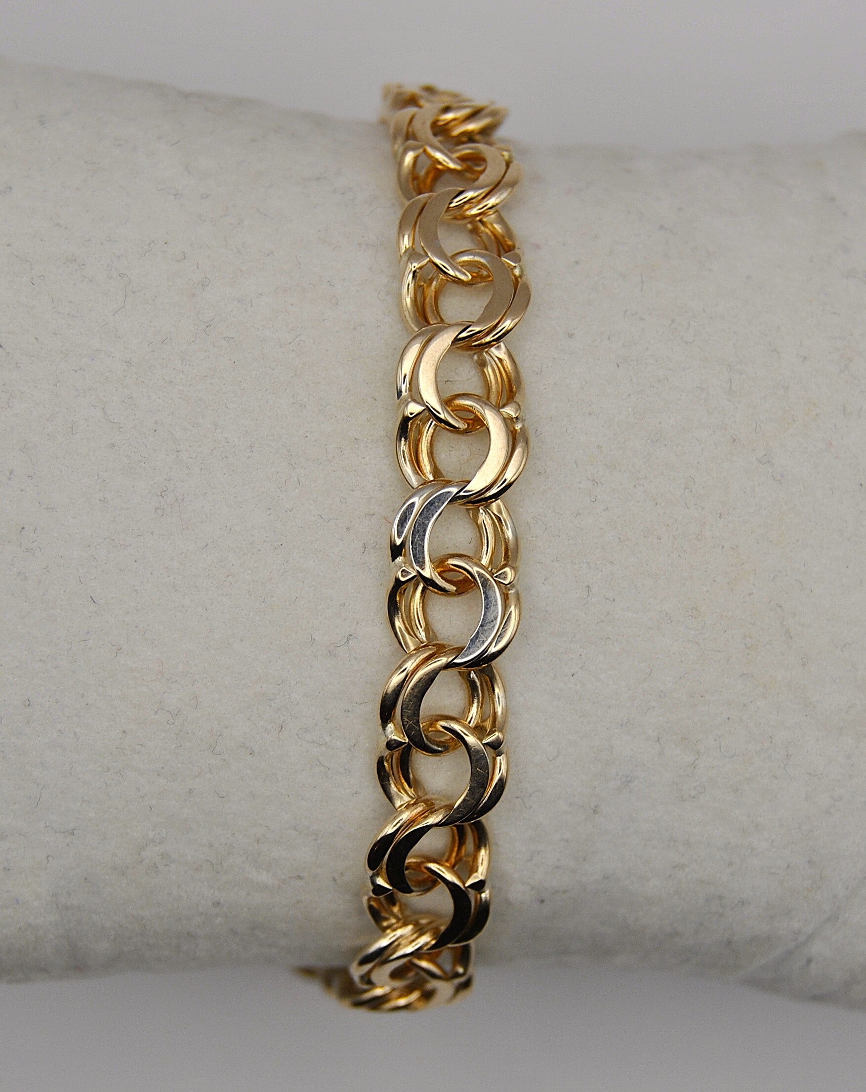 14K Bismarck rannekoru