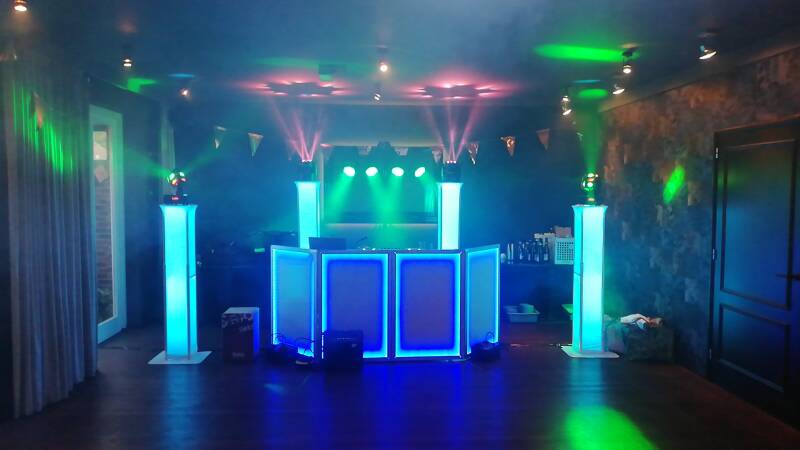 Feest DJ André, De Luxe 1