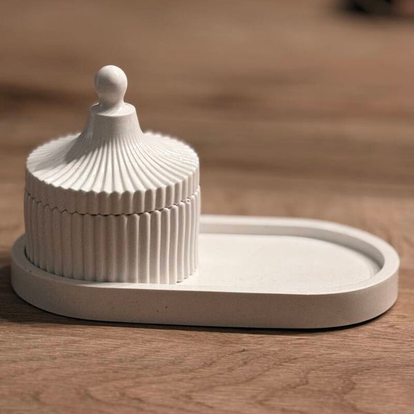 Schaaltje met potje met deksel