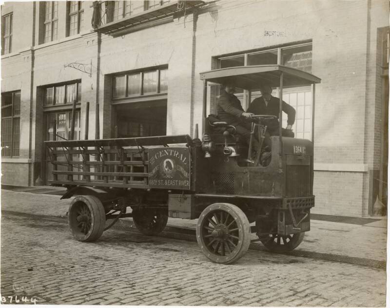 american-truck-c1911-lockport-ny-standard-ai0zkb.jpg