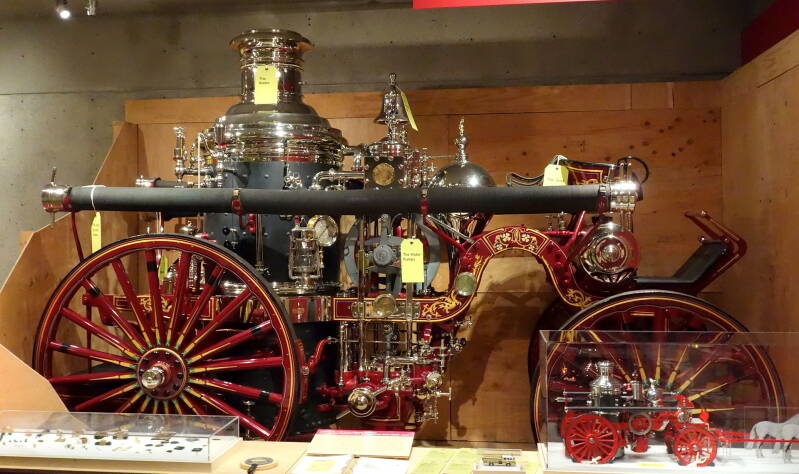 Camión bomba de vapor American LaFrance, utilizado por el Departamento de Bomberos de Oakland