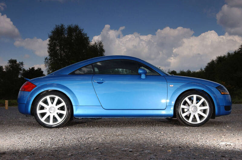 audi-tt-1998-standard.jpg
