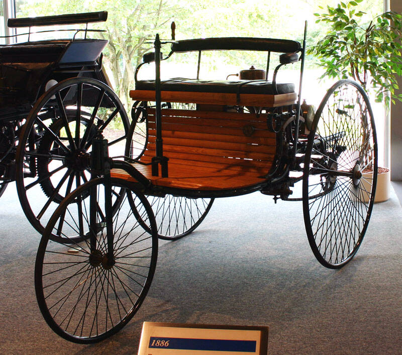 Benz Patent-Motorwagen No. 1 , réplica en el Museo EFA de Historia del Automóvil Alemán