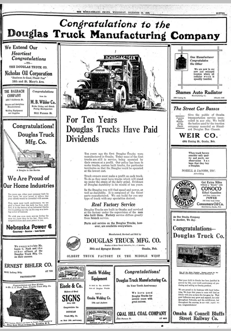 Un anuncio de 1927 del Omaha World-Herald felicita a la Douglas Truck Manufacturing Company por la construcción de su nueva fábrica.