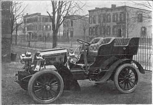 El Gasmobile, fabricado por la Automobile Co. of America en Nueva York, era un automóvil de calidad. Este modelo Touring de 1902 cuenta con transmisión por doble cadena. la producción finalizó  en 1901