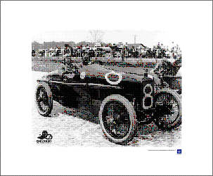 Gastón Chevrolet posando en un Monroe después de una victoria (1921)