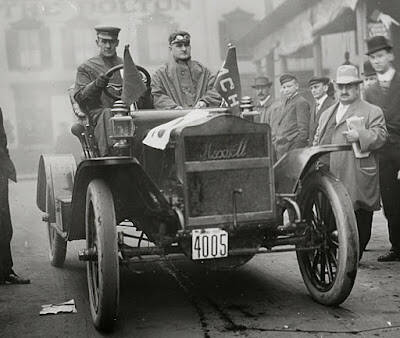 Maxwell con un radiador script (1906)  