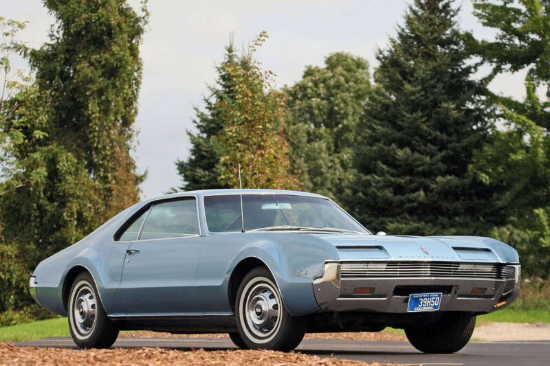 oldsmobile-toronado-1966-standard.jpg
