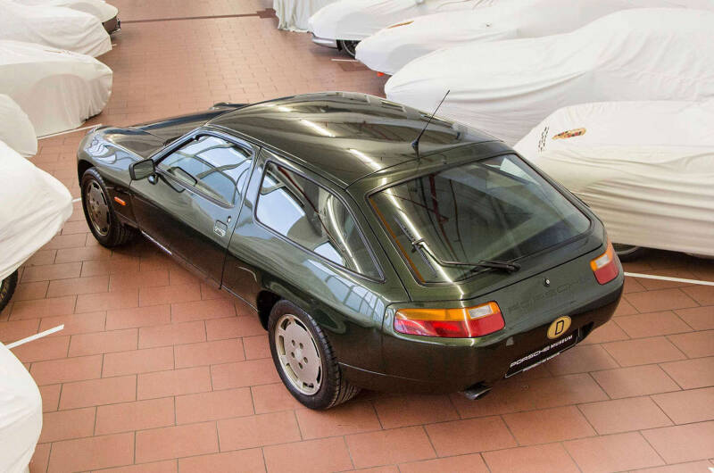 porsche-928-4-1984-standard.jpg