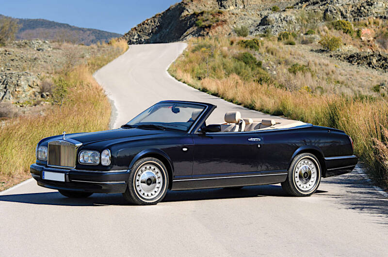 rolls-royce-corniche-v-standard.jpg