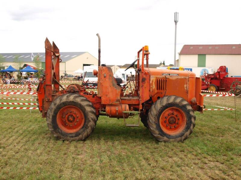 Tractor Latil tipo TL 10