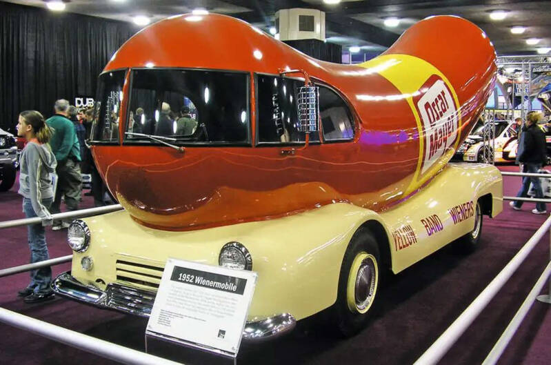 wienermobile-standard.jpg