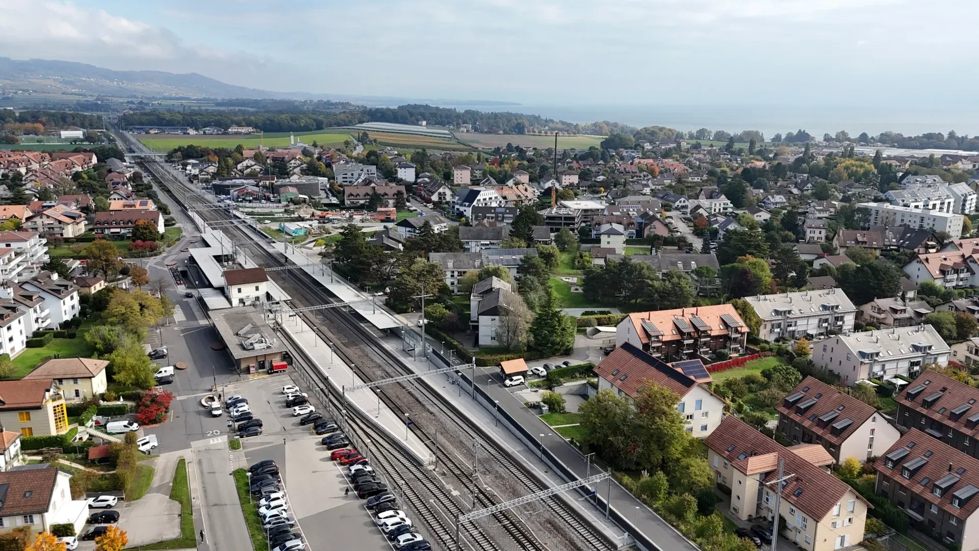 Vue aérienne de Gland et du lac Léman