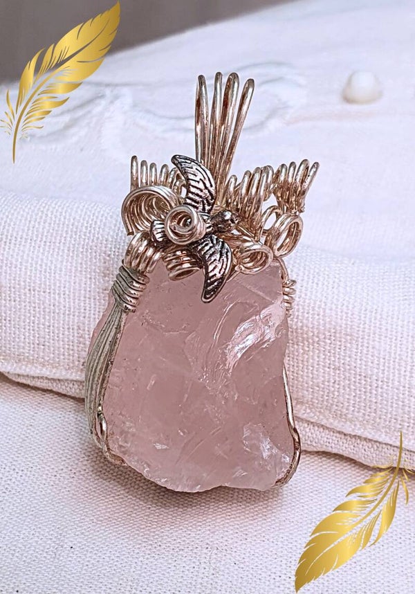 Pendentif Quartz Rose Brut et Oiseau Argenté - Douceur, Amour et Harmonie du Cœur