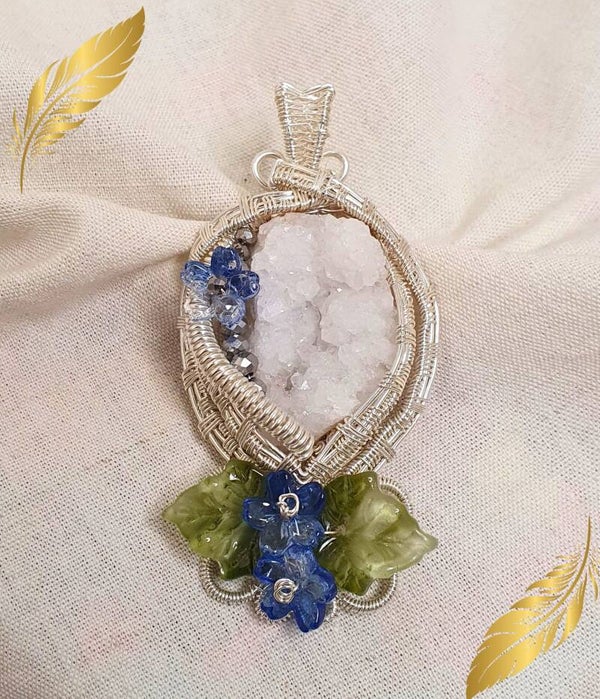 Pendentif Fleur de Quartz - Clarté & Harmonie
