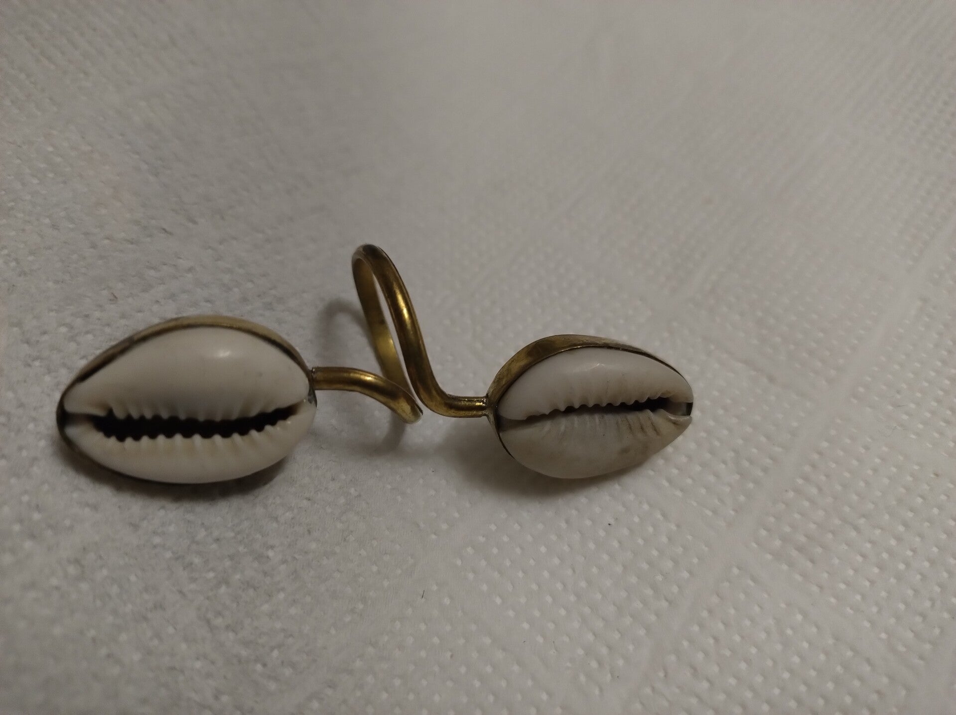 BAGUE EN BRONZE ET CORI