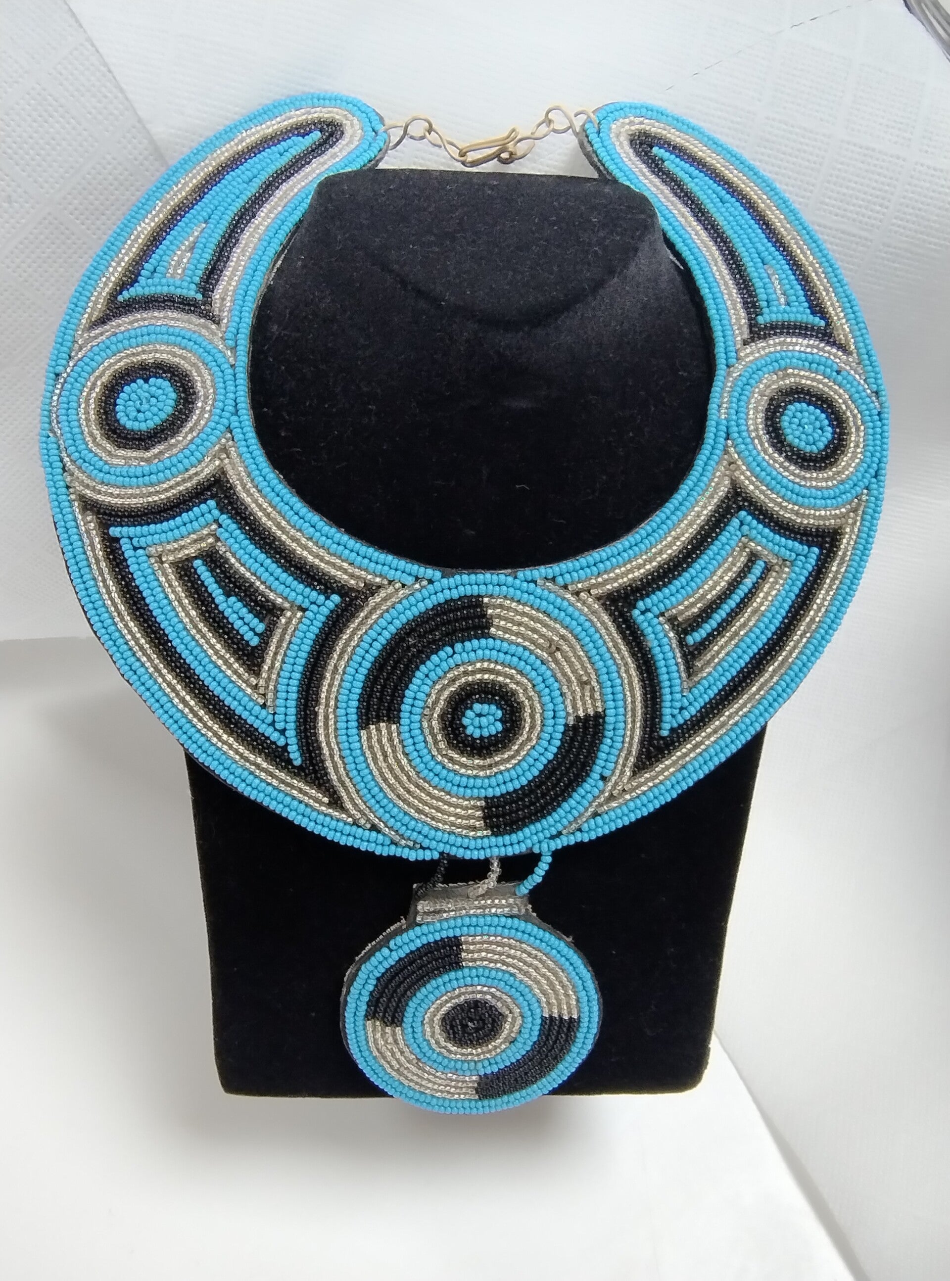 COLLIER EN PERLE MASSAÏ