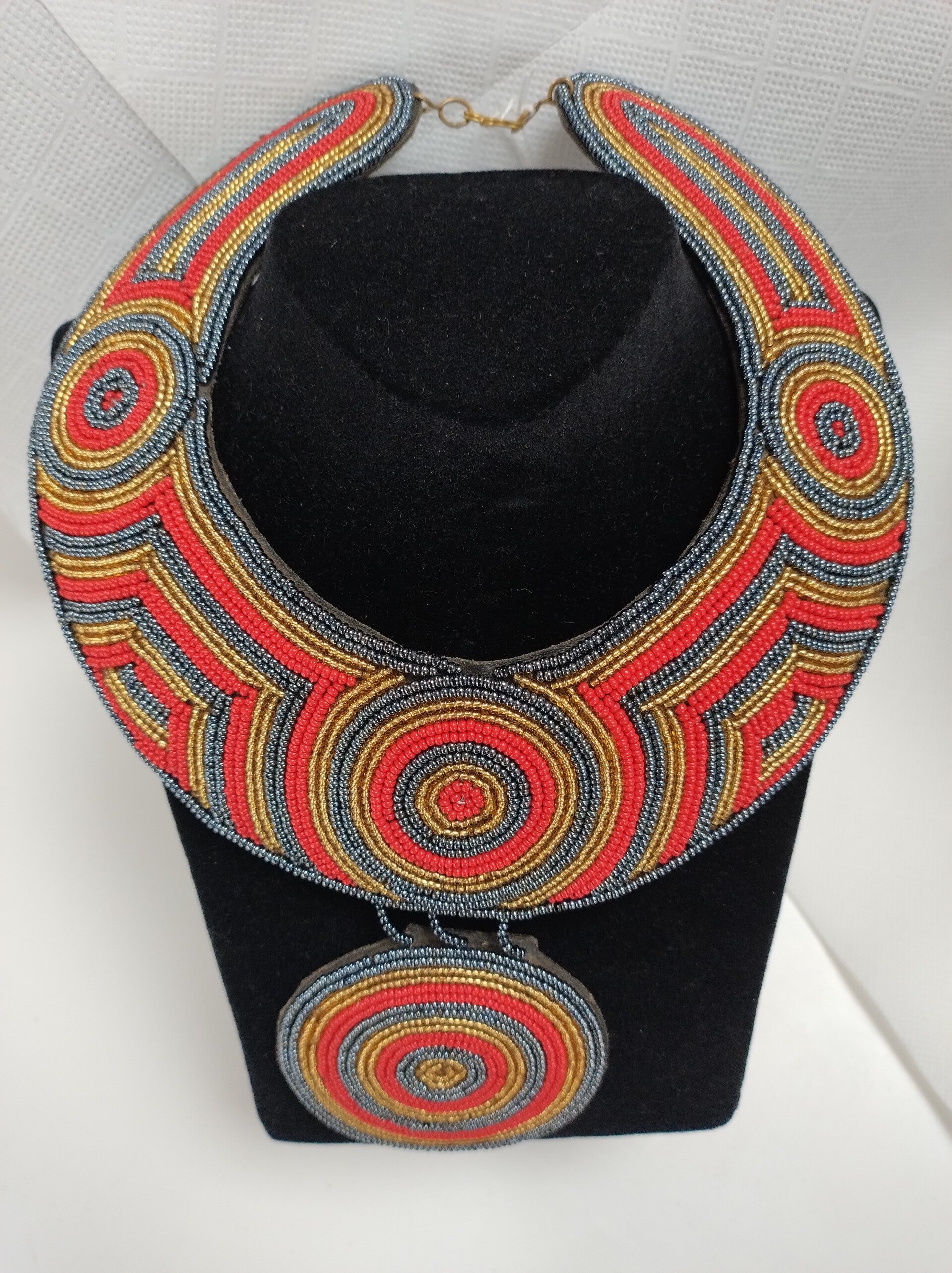 COLLIER EN PERLE MASSAÏ