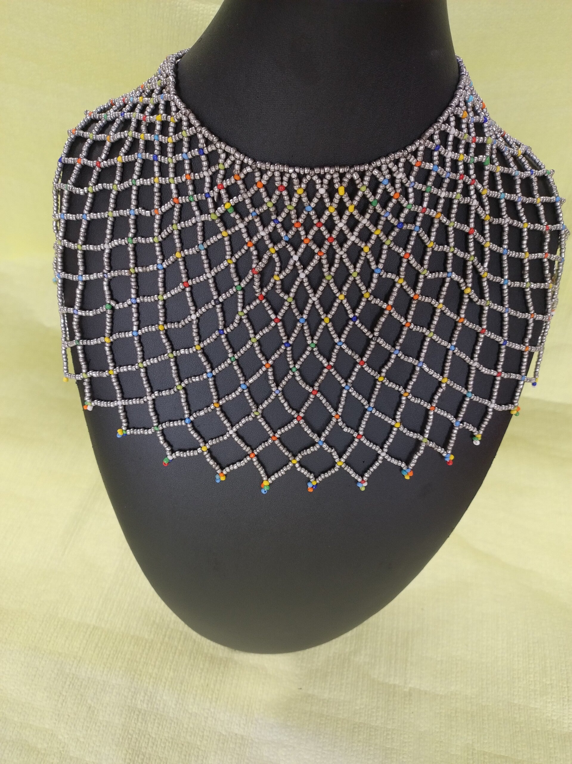 COLLIER EN  PERLE MASSAÏ