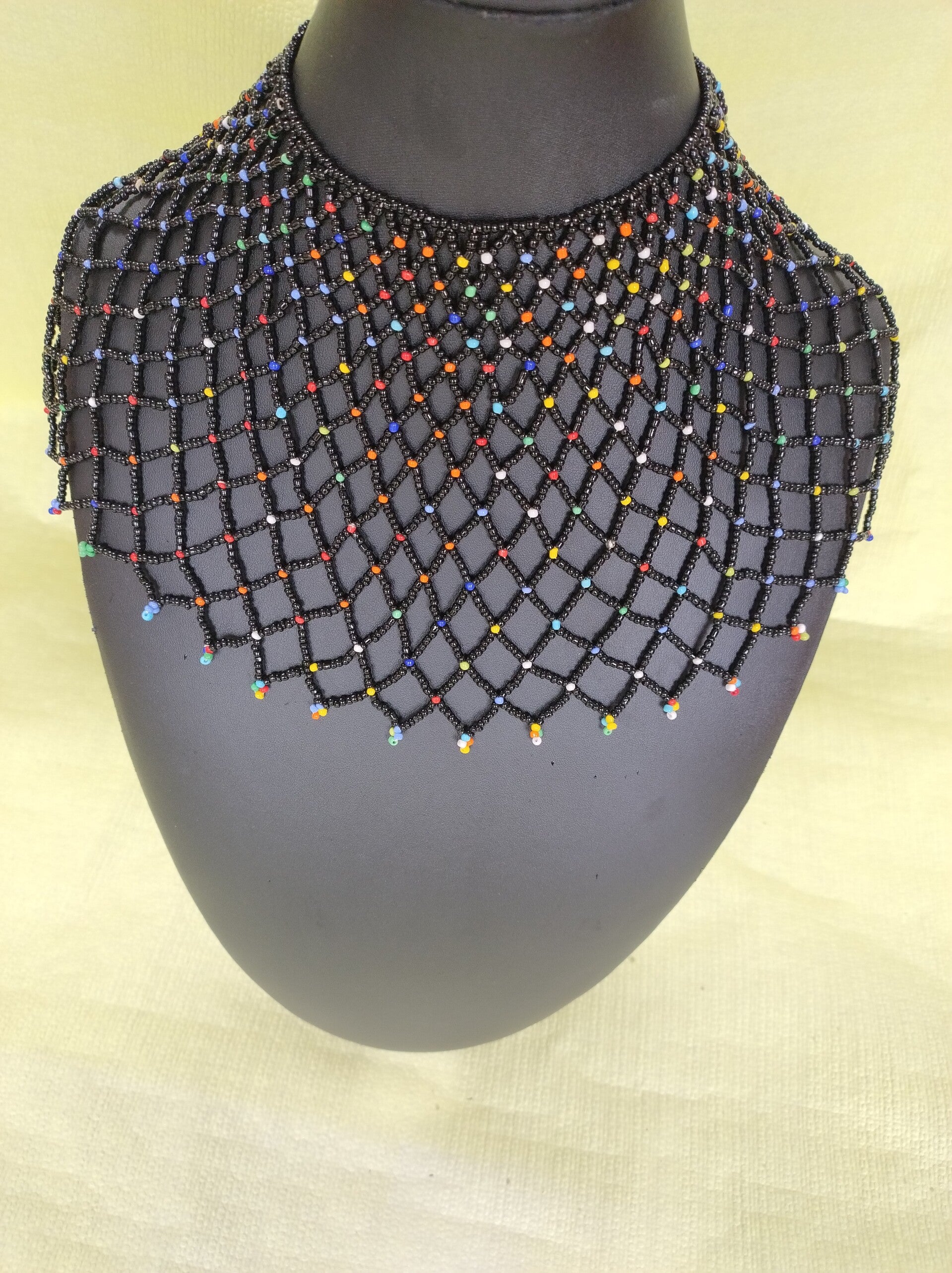 COLLIER EN  PERLE MASSAÏ