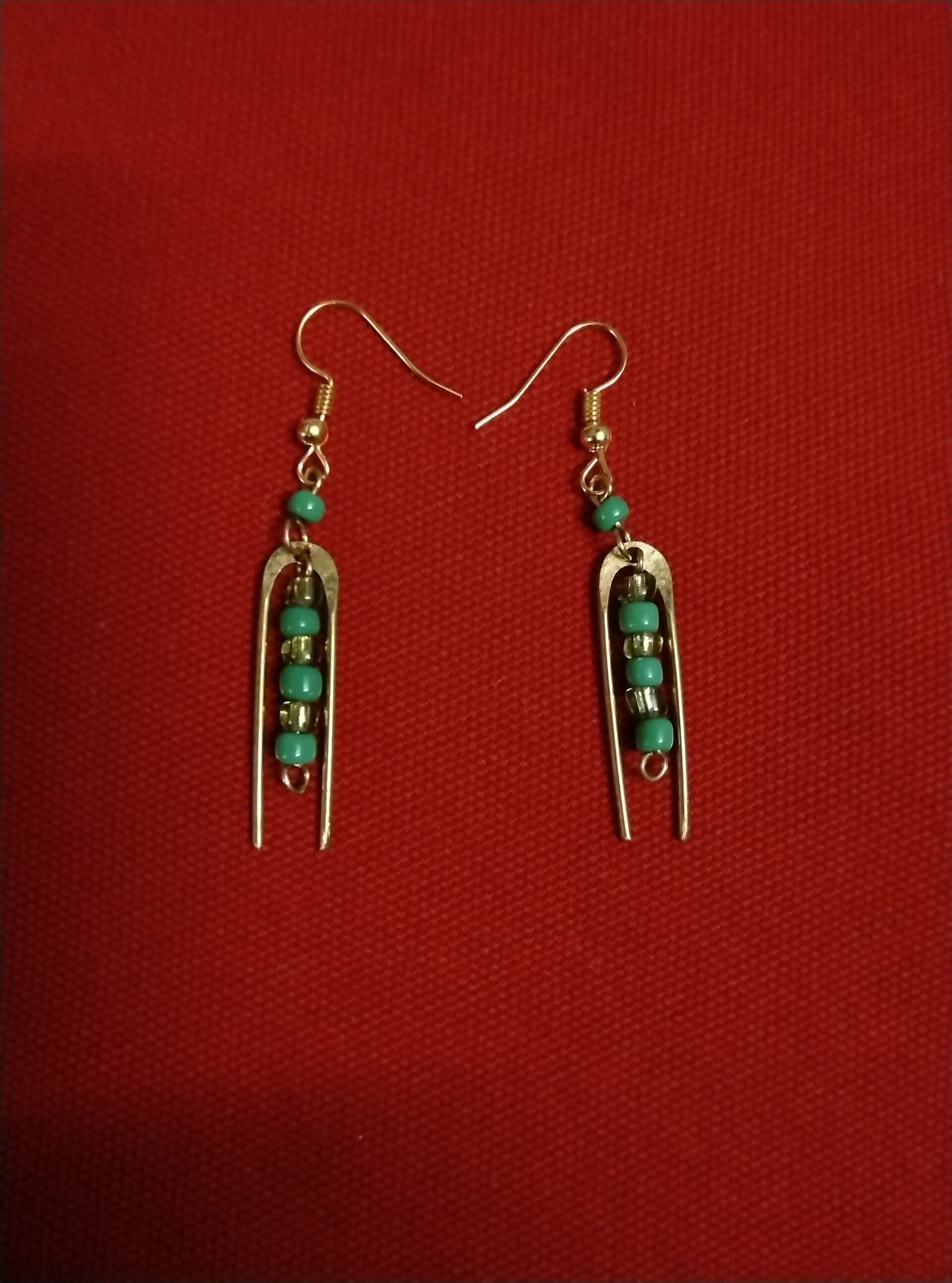 BOUCLES D'OREILLES EN BRONZE ET PERLE