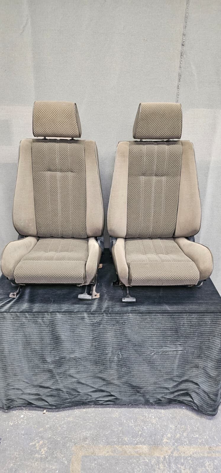 BMW E30 323i Sportseat Nutria Cloth (0152 for example)