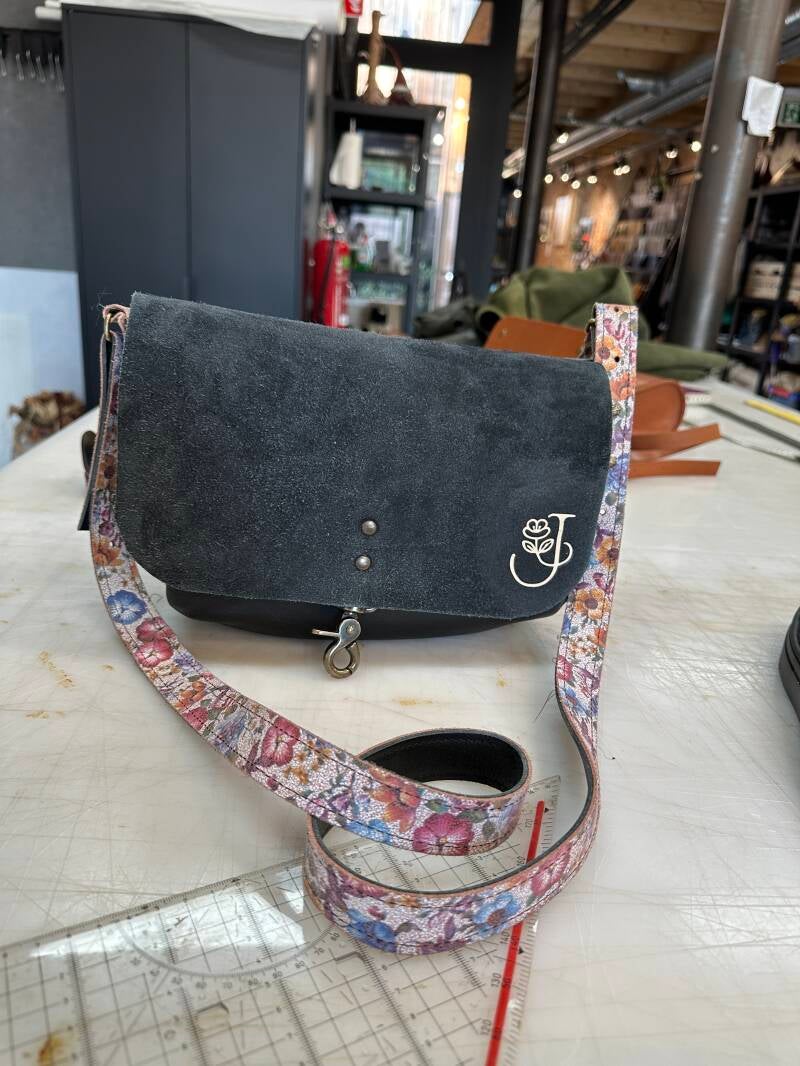 Personaliseren tas folie, snijden-graveren-cricut-maker-3.jpg