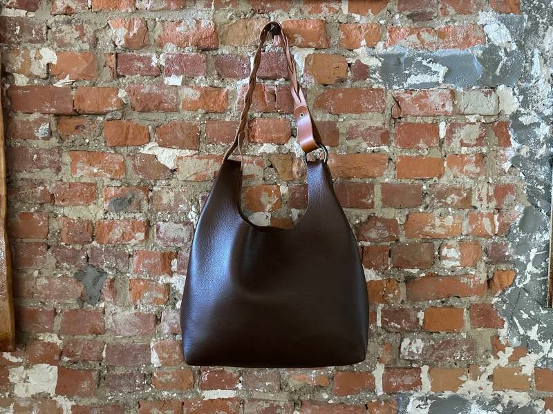 workshop-lederen-mara-tas-maken donkerbruin leder.jpg