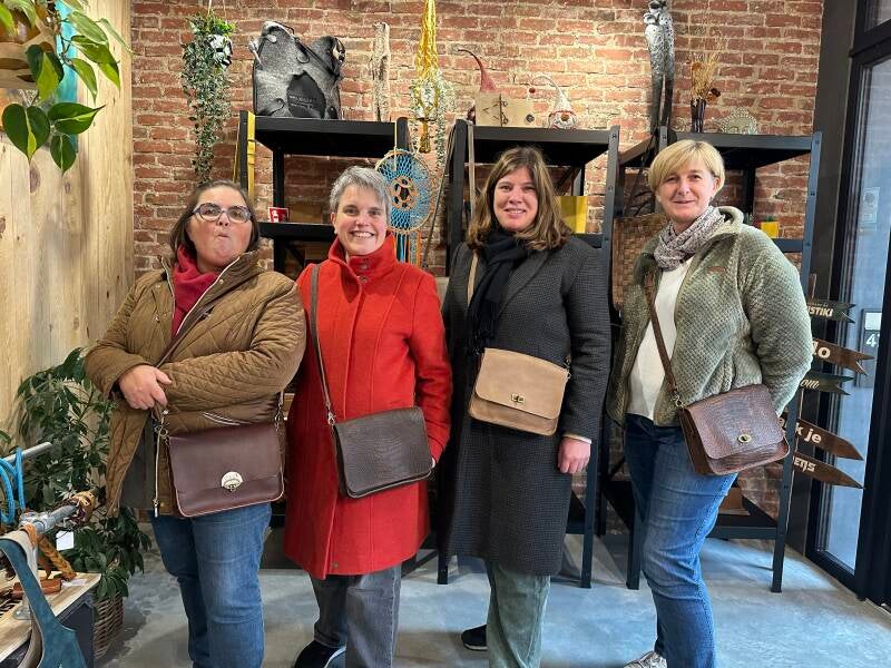 workshop-lederen-tas-maken-workshop-doorlopende-soufflet-model M .jpg