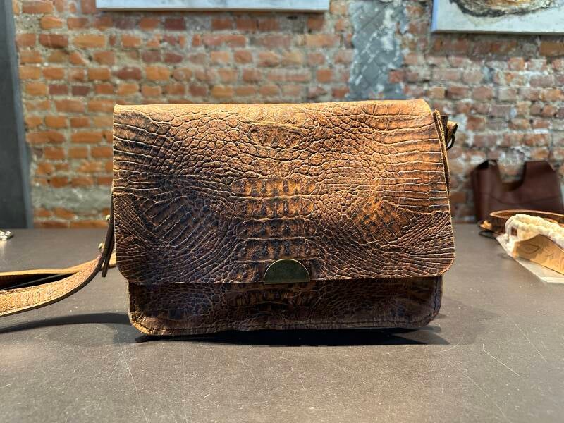 workshop-lederen-tas-maken-workshop-doorlopende-souffle-aworkshop-tas-maken.jpg