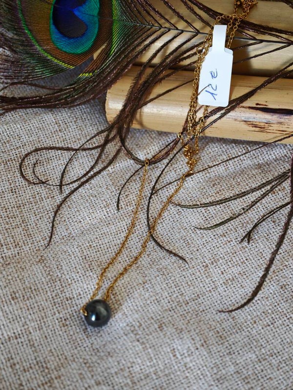 Reflet d'Acier – Collier Ras-de-Cou en Hématite