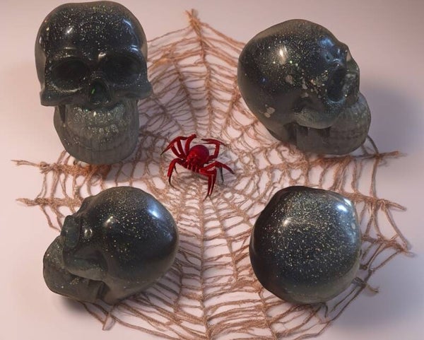 Deko Totenkopfschädel Mittel Schwarz/Silber